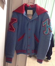 NADIA FLORES EN EL CORAZON | 赤x青スタジャン(その他アウター)