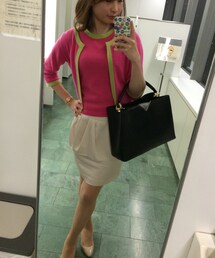 I don't know | 流行るずーーっと前に、叔母におさがりで貰ったカシミアのアンサンブル。流行り廃れなくて、毎年気に入って着てる♡(アンサンブル)