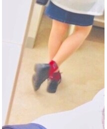 靴下屋 | 花柄がサイドに入っていて上の方に黒のフリルが少し入っておりとても可愛いです✨(ソックス/靴下)