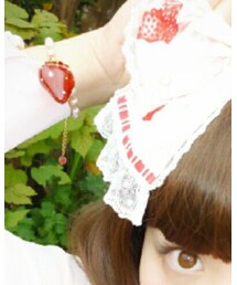 Handmade | ハンドメイド(サークル作)/ラインストーン付き立体苺とパールのブレスレット(赤×ピンク×ゴールド系)(ブレスレット)