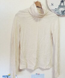 - | ベージュのタートルネック(その他トップス)