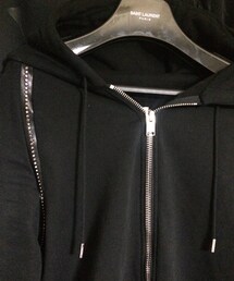 SAINT LAURENT PARIS | サンローランパリ
スタッズ ジップアップパーカー
(パーカー)