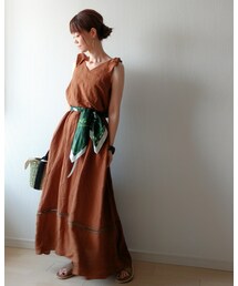 スカーフは腰だとどんな? | コンタクトレンズ・カラコン