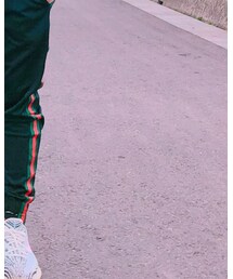 none | チノパンツ