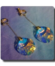 faistokyo | faistokyoの、shellスワロフスキーイヤリング♡存在感ピカイチで、オーロラに光るので、光でいろいろな色に輝いてとっても綺麗です🌴💓どんなシーンでも使えて、どんなコーディネートにもあう!柔軟性抜群です♡(イヤリング)