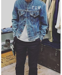 Levi's | 襟をチョン切ったり、ペンキ飛ばしたりサイズ感カスタムしてます！ヴィンテージを贅沢に( ^ω^ )(デニムジャケット)
