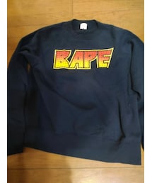 A BATHING APE | ラインストーンのKISSロゴ(スウェット)