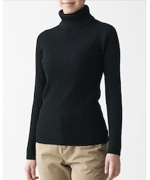 無印良品 | 首のチクチクを抑えた太リブ　タートルネック洗えるセーター　　2020.12.(ニット/セーター)