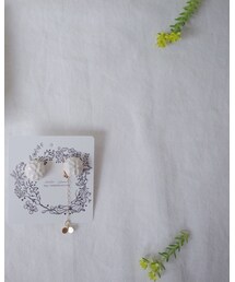 atelier bloom | 陶の宝石ピアス 白い花(ピアス（両耳用）)
