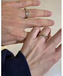 市松 | こちらは鎌倉のベルーリアでオーダーした、結婚指輪です。旦那さんがブラックゴールド、わたしがシャンパンゴールドですが、7:3でお互いの色味をいれています。(リング)