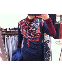 Vivienne Westwood MAN | ドレープねじれカットソー。2012年春夏。左右の袖の付き方の違いで、着るとドレープが生じるというもの。五分袖？(Tシャツ/カットソー)