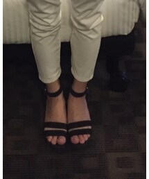 across | サンダル