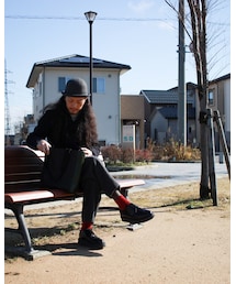 ベンチに腰掛け | パンツ