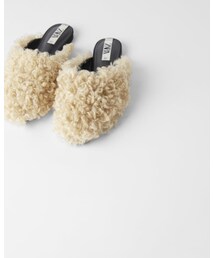 ZARA | フェイクファーフラットシューズ(サンダル)