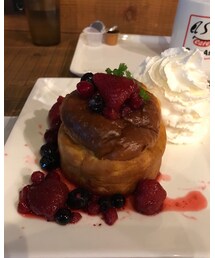 🥞今日のパンケーキ | カフェアサン(御徒町)  スフレパンケーキ フォレストベリー(その他)