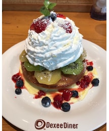 🔸今日のパンケーキ🥞 | 🔸モクオラディキシーダイナー   キゥイと季節のフルーツパンケーキ(その他)