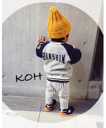 back 壁の穴をホジホジ | ブルゾン