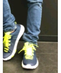 UNDER ARMOUR | スニーカー