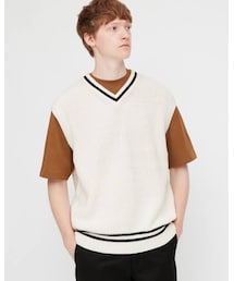 UNIQLO | オーバーサイズ　Vネックベスト　- XL(ベスト)