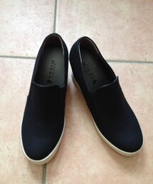 LEPSIM | ヒールスリッポン
キャンパス素材
SALEで¥2500くらい(その他シューズ)