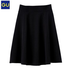 GU | 254533 背後抓縐喇叭裙(スカート)