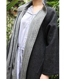 灰色長大衣(ダッフルコート)