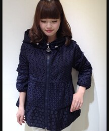 MONCLER | MONCLER 春ナイロンコート

エレガント and カジュアル MIX
Style


■ MONCLERモンクレールcollection■ 
3種の刺繍レース生地を贅沢に使った春夏スプリングジャケットです。 

襟なしパーカータイプ、裏地付き。 
左袖にロゴマークは付いていません。　　(ダウンジャケット/コート)