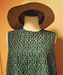 Niko and… | ハット