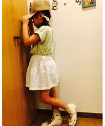 ねーママー帽子が邪魔で壁にチューできないよー | その他