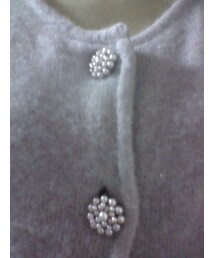 LILY BROWN | パールを集めたみたいなボタン。
カーディガン、アンゴラ入りで暖かい。
毛玉感。(カーディガン/ボレロ)