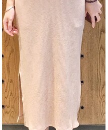 UNKNOWN. | スカート