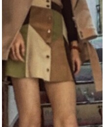 UNKNOWN. | スカート