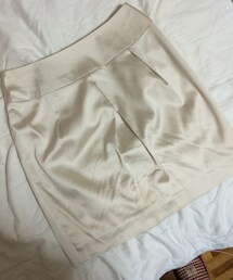 サテン膝丈スカート
ベージュ(スカート)