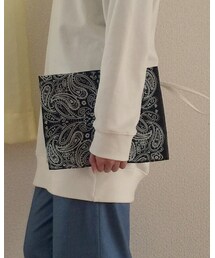 M-PREMIER | バンダナを縫い付けたリメイク品です(クラッチバッグ)