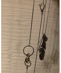 Silver Dollar Craft | 左側のリングのやつと、右側の小さいフェザーのやつ。右側のネックレス自体はM.cohenです。(ネックレス)