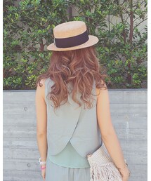 🙈 | トップスの後ろが可愛いデザイン💚(その他)