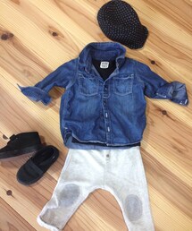 トップス→ノーブランド
シャツ→GAP
ボトムス→ZARA
シューズ→vans(その他パンツ)