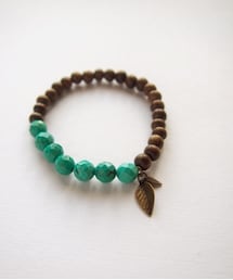 SENBA | ターコイズとウッドビーズのブレスレット
http://www.creema.jp/exhibits/show/id/634459(ブレスレット)