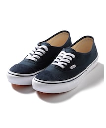 BEAMS×VANS | 今月号のPOPEYEにも掲載されています、BEAMS×VANSの別注商品です。オーセンティックのボディにスエードのトゥーキャップを付けております。極め付けはPOPEYEと言えばほうれん草、そのほうれん草をイメージしヒールパッチが緑となっております。気になる方BEAMS各店にお問い合わせください。(スニーカー)