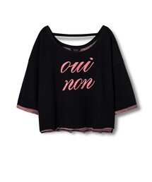 LOVFEE | oui non草寫印花背挖洞上衣(Tシャツ/カットソー)