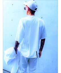 後ろ〜🕺💃✌️🎵🚶🕶🙊✌️🎵💕💕✨✨⭐️⚡️ | 裾にブランドﾈｰﾑﾀｸﾞ♪キャップにアクセサリー🙊⭐️⚡️✌️🎵(Tシャツ/カットソー)