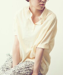 襯衫領背後變型上衣(シャツ/ブラウス)