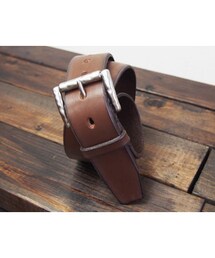 バックルは、3.5cm幅用と4cm幅用があり、それぞれの形にゴールドのメッキとシルバー色があります。(ベルト)