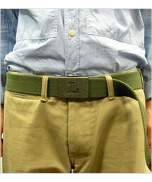 Levi's | ラフな印象のグリーン。カジュアルファッションにマッチします。(ベルト)