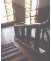 レトロな階段 | ガラスがきれい。階段がレトロ。タイムスリップしたみたい？(その他)