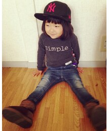 靴をどうしようか悩む娘 | シューズ