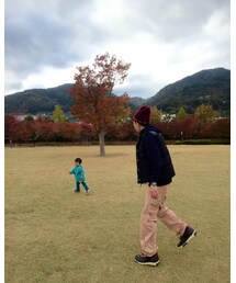 公園ではしゃぐ父と子 | その他