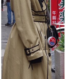 NADIA FLORES EN EL CORAZON | トレンチコート