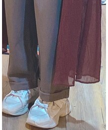 initial | スニーカー