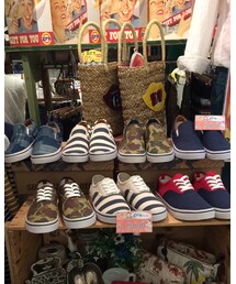 grn | スニーカー